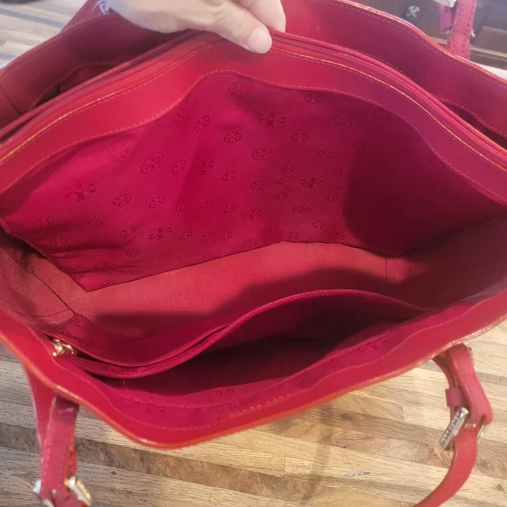 Tory Burch York Buckle Tote - Red Saffiano Leather